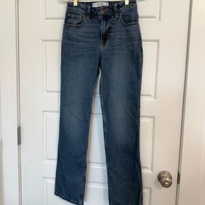 Hollister High-Rise Straight Jeans W24